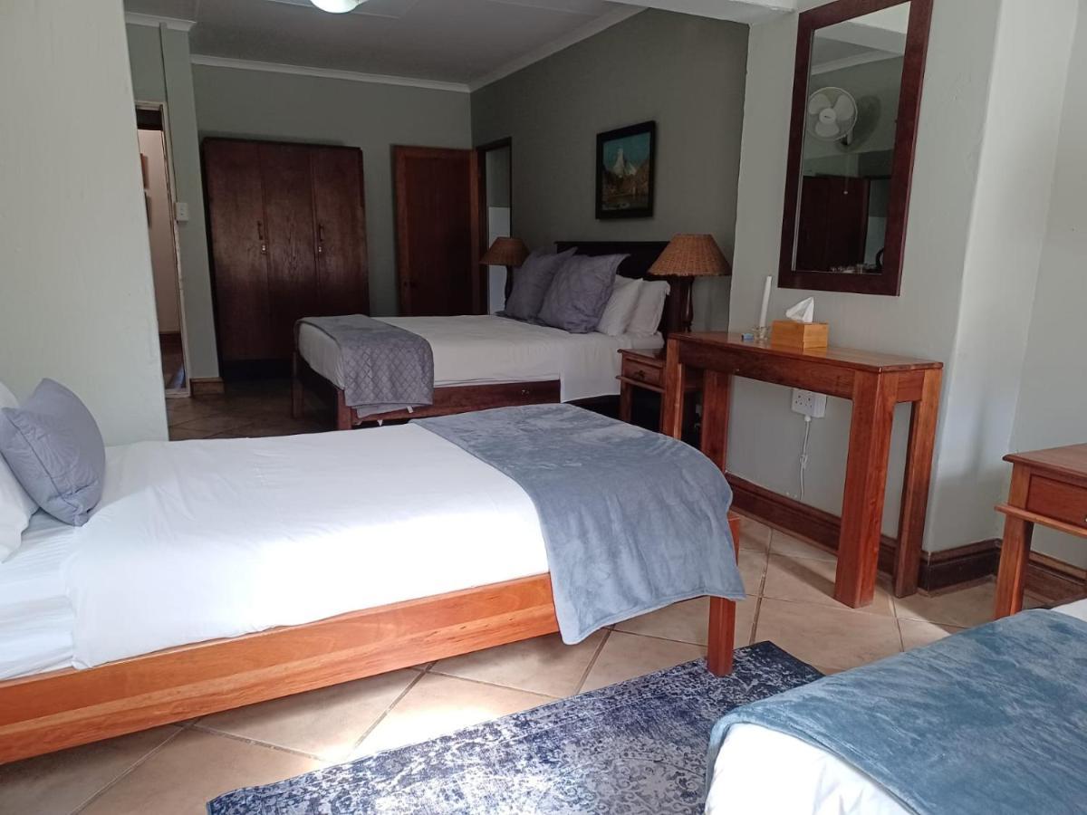 Drakensberg Mountain Retreat Guest House เบิร์กวิลล์ ภายนอก รูปภาพ