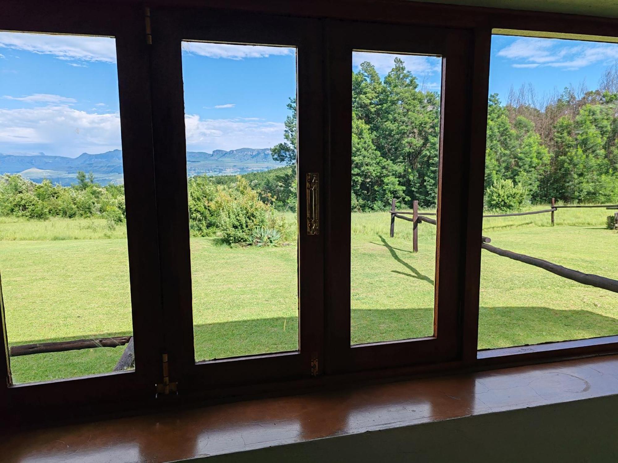 Drakensberg Mountain Retreat Guest House เบิร์กวิลล์ ภายนอก รูปภาพ