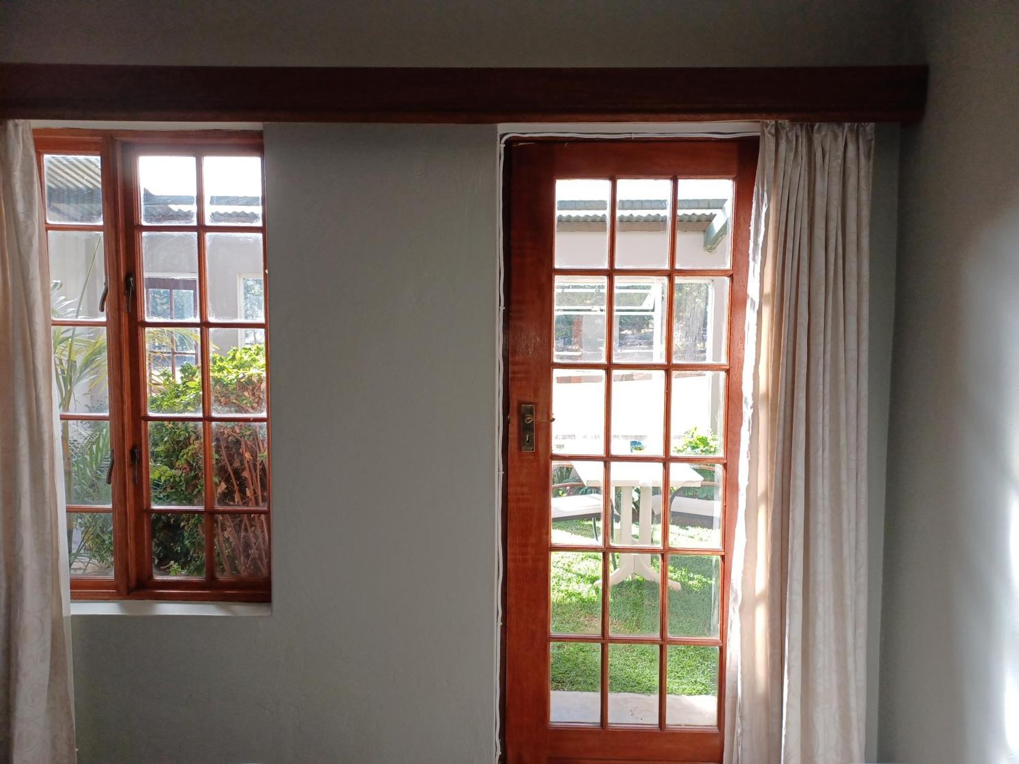 Drakensberg Mountain Retreat Guest House เบิร์กวิลล์ ภายนอก รูปภาพ