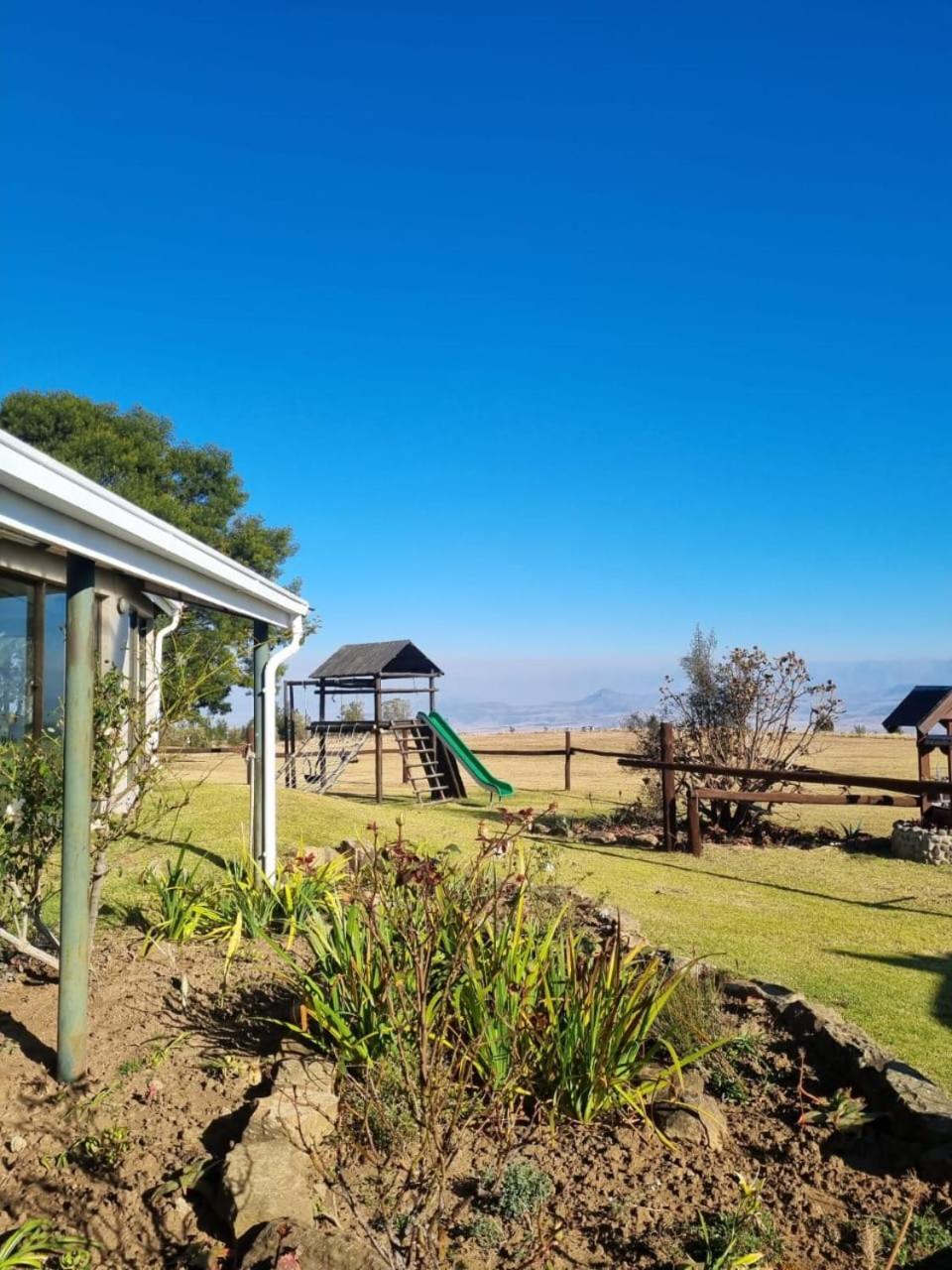 Drakensberg Mountain Retreat Guest House เบิร์กวิลล์ ภายนอก รูปภาพ