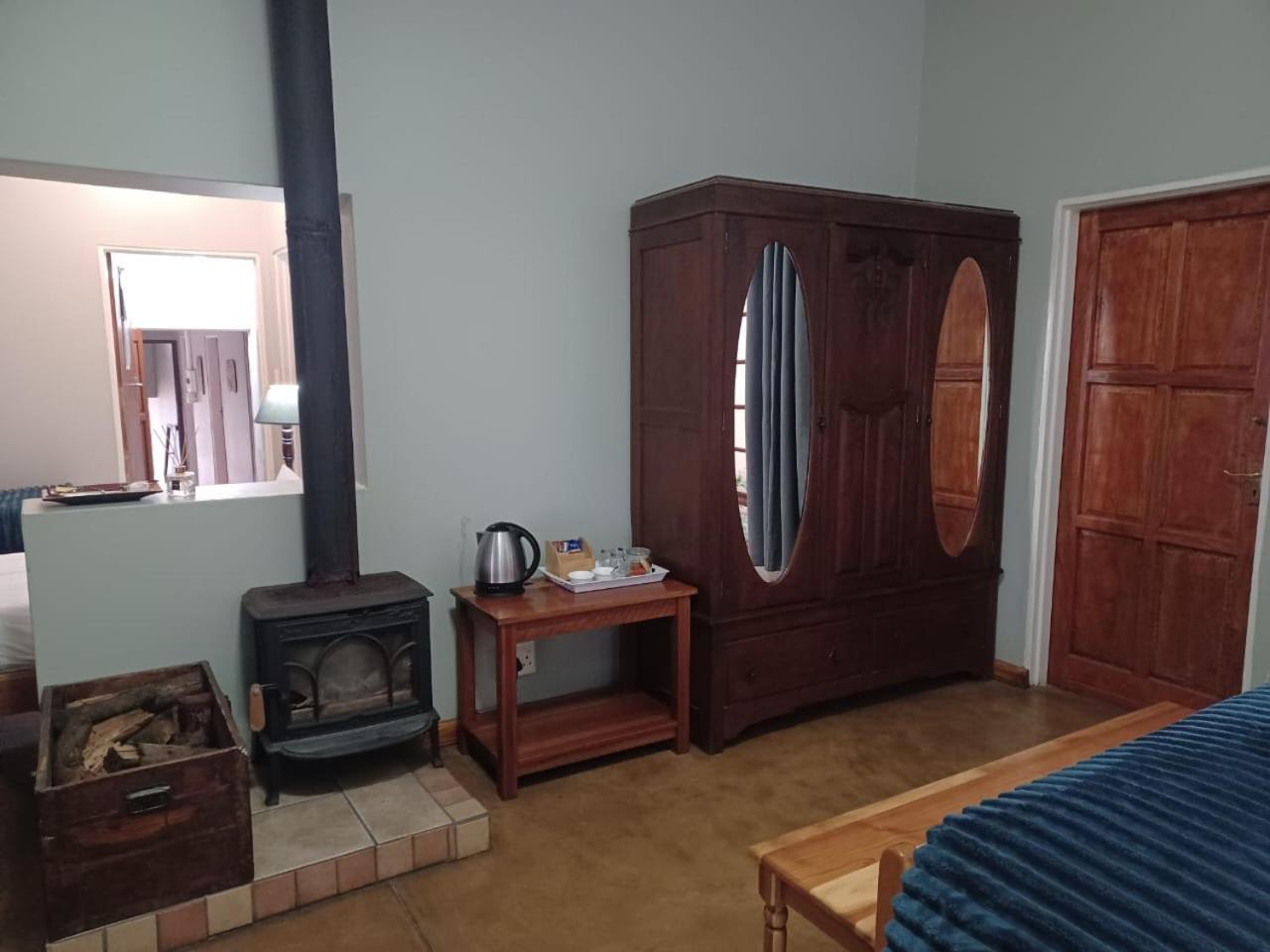 Drakensberg Mountain Retreat Guest House เบิร์กวิลล์ ภายนอก รูปภาพ