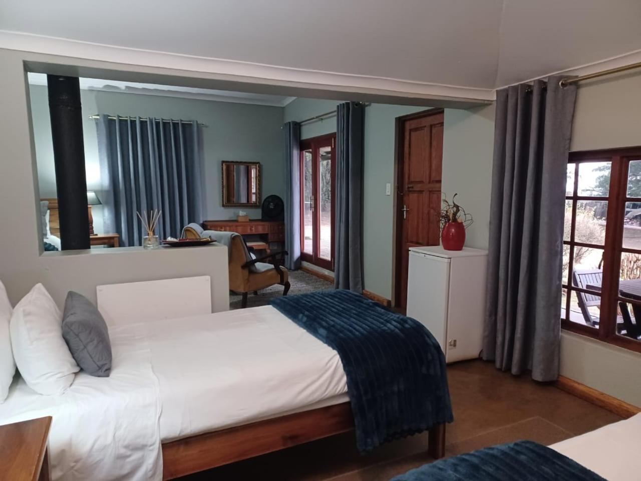 Drakensberg Mountain Retreat Guest House เบิร์กวิลล์ ภายนอก รูปภาพ